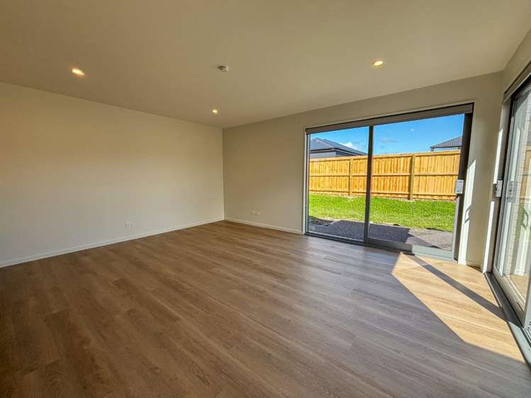 24 Estival Drive 11103_2
