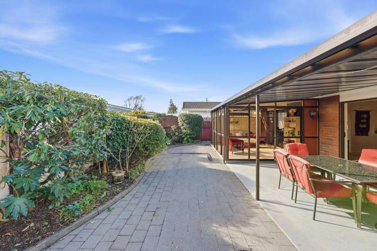 2 Warwick Place Springvale_18