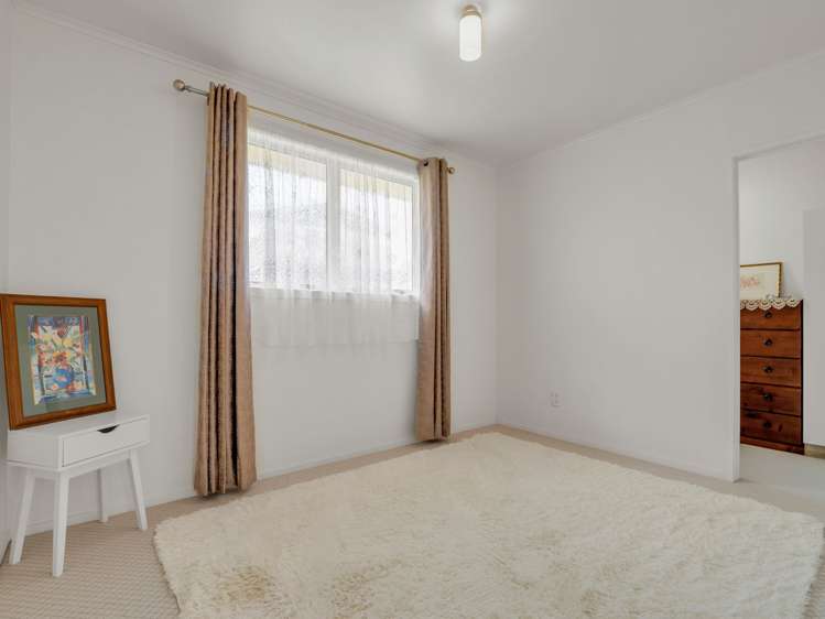 21 Elliott Crescent Owhata_13