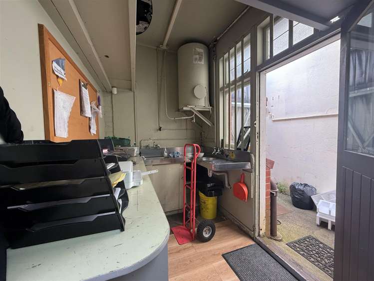 Shop 6, 174 High Street Hutt Central_7