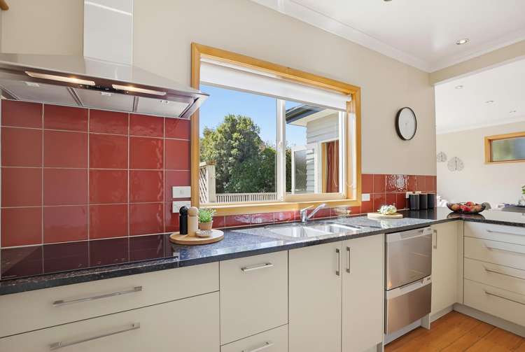 8 Lyndhurst Road Tawa_17