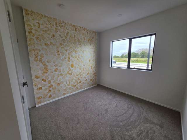 Ready to move in - semi furnished unit