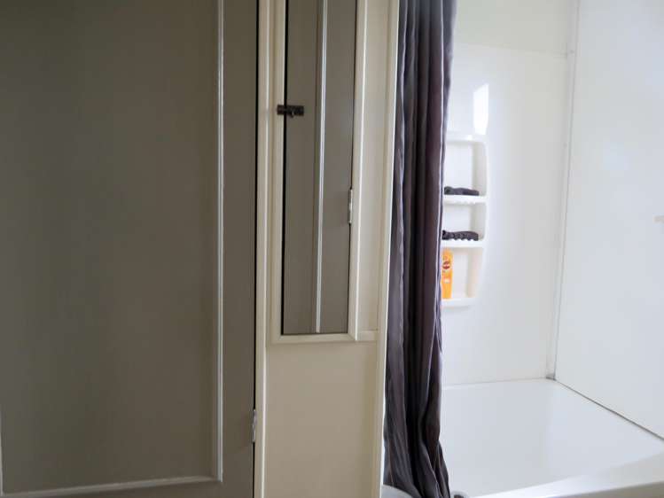 7 Main Street Reefton_13