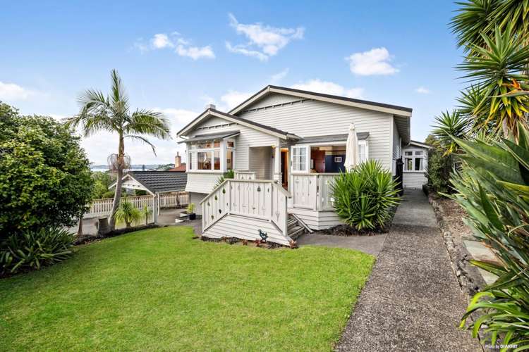 61 Uxbridge Road Mellons Bay_13