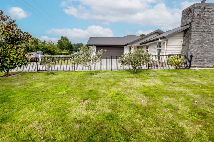 7 Pine Tree Road Hokitika_28