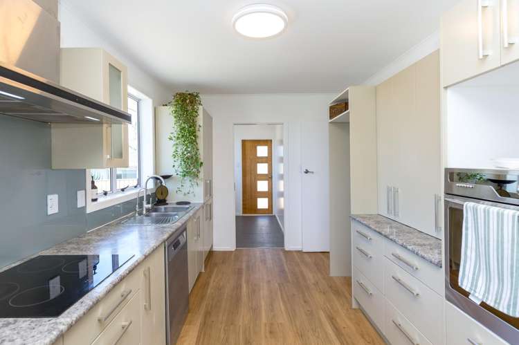 9 Lyttle Way Featherston_8