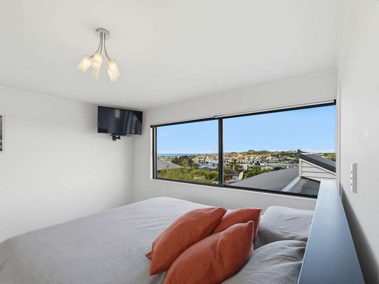 57 John Dee Crescent Red Beach_15