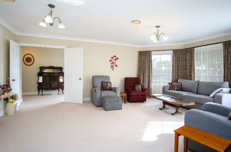 45 The Oaks Drive Leamington_3