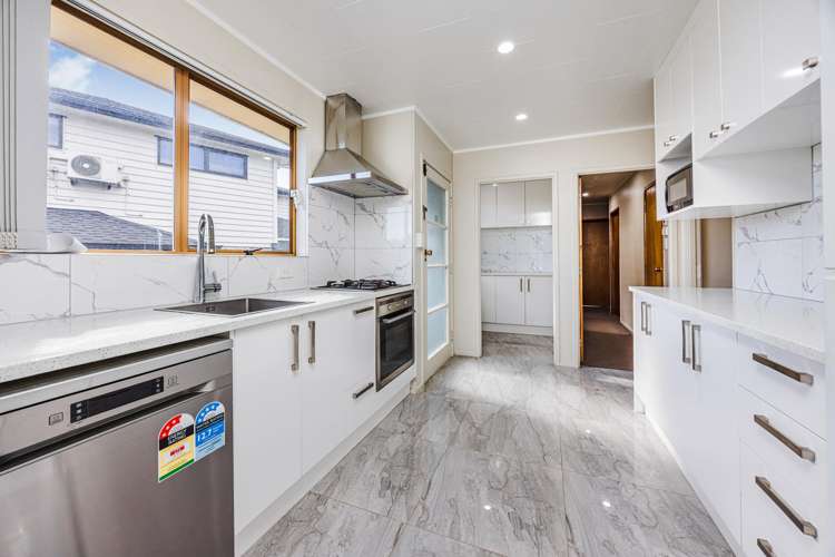 14 Charntay Avenue Clover Park_7