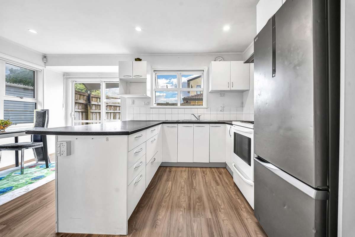 42 White Swan Road_5