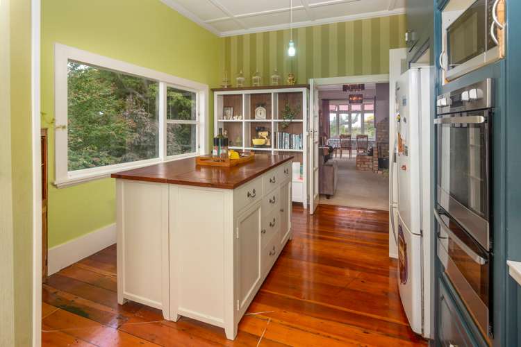 58 Puketutu Road Bombay_8