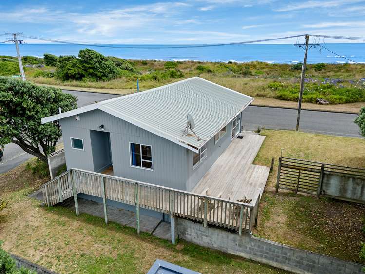 22 Marine Parade Otaki Beach_1