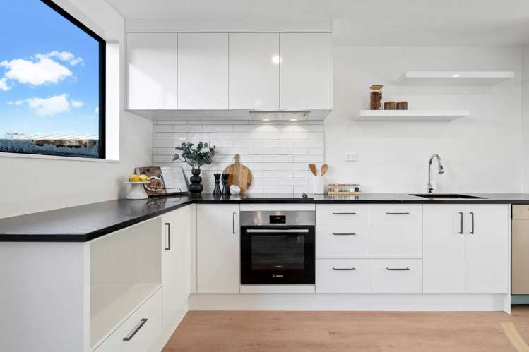 4/3 Derrett Place Mangere Bridge_3