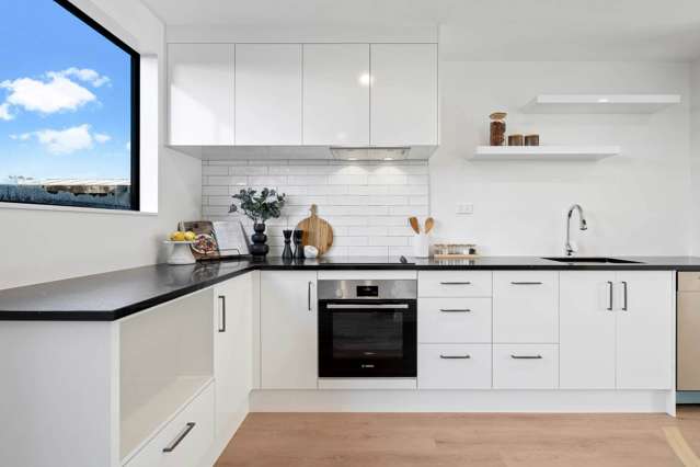 4/3 Derrett Place Mangere Bridge_3