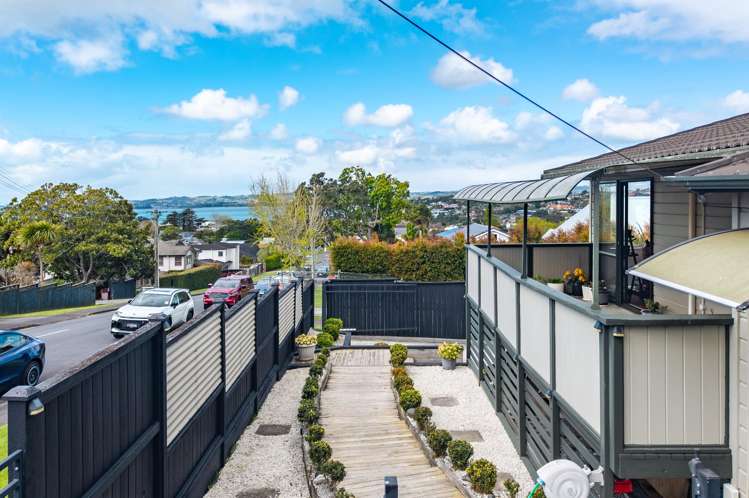 21 Beach Road Mellons Bay_33