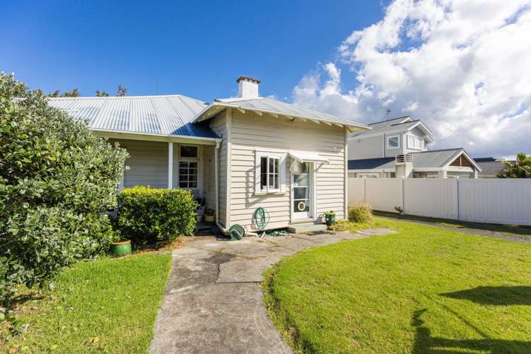 8 Dexter Avenue Mount Eden_24