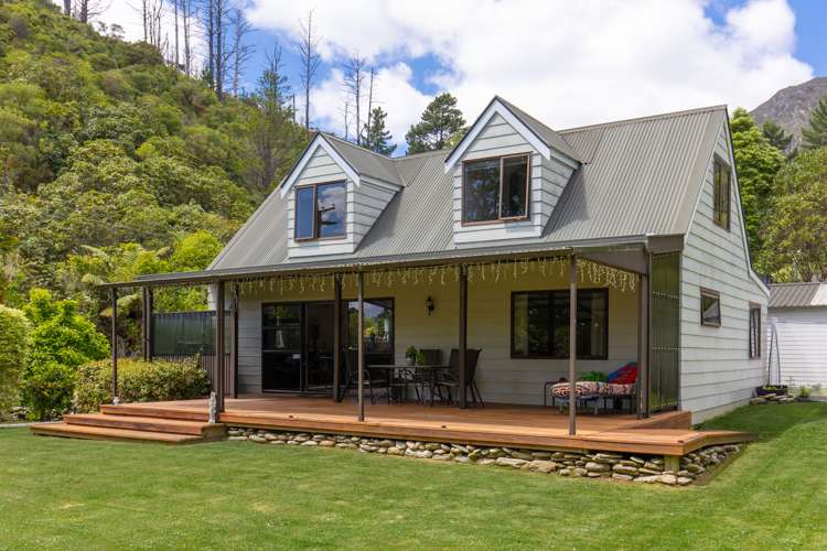 18 Brough Place Anakiwa and Surrounds_6