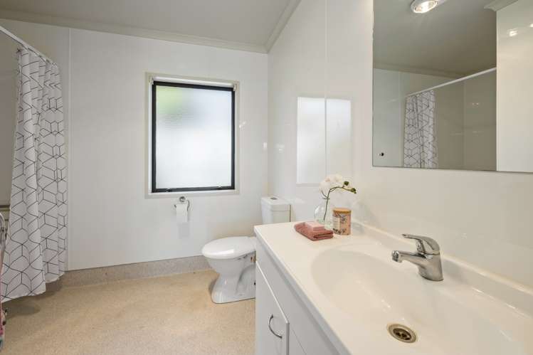 15 Frame Place Owhata_14