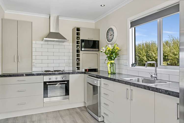 13 Besley Place Acacia Bay_8