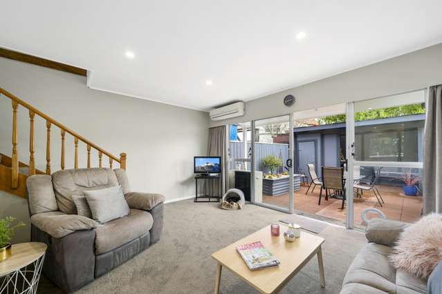 8/8 Tawai Street Trentham_3