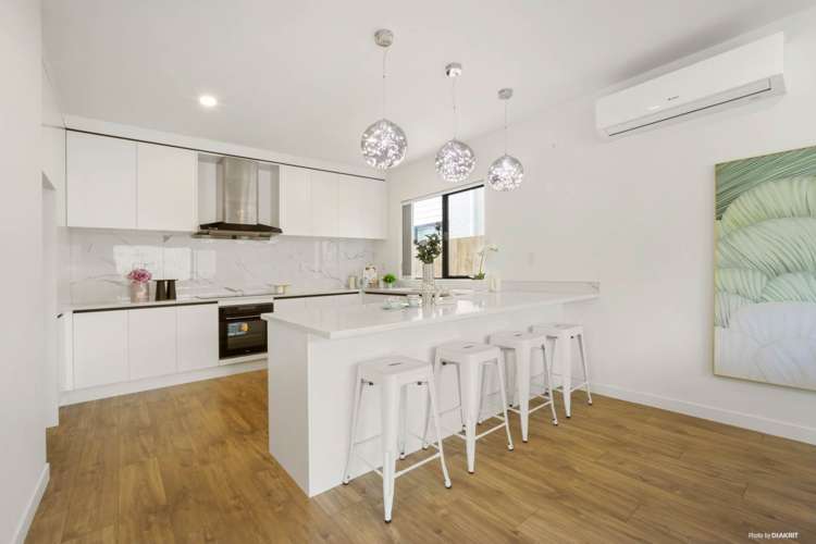 12 Kaimai Avenue Massey_4