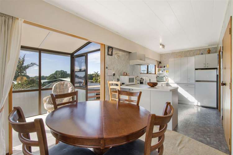 46 Roretana Drive Athenree_5