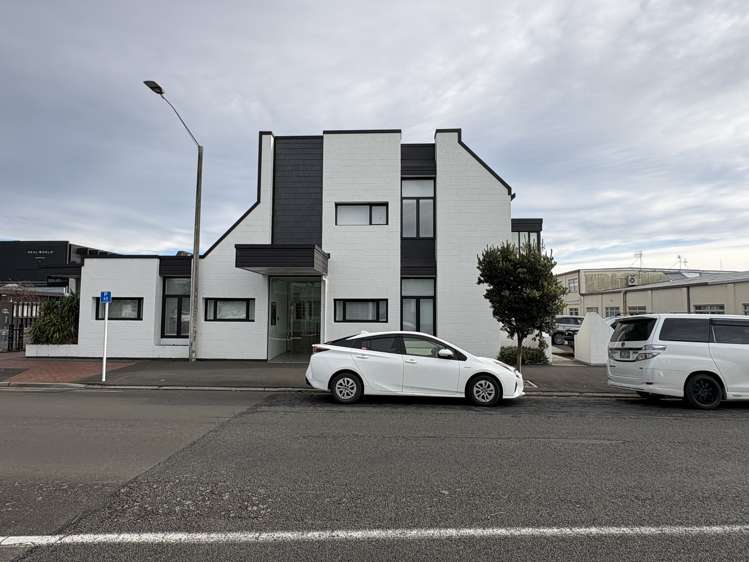 200 Warren Street North Hastings_1