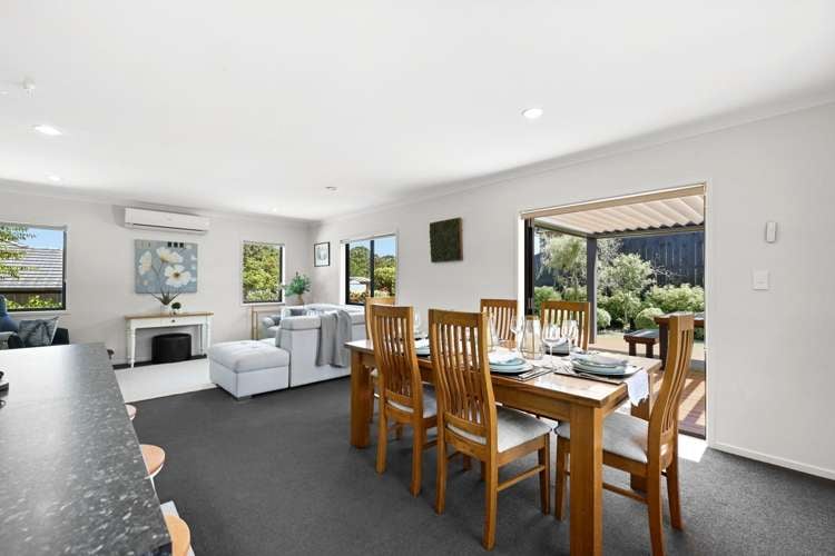 87b Dixon Road Glenview_5