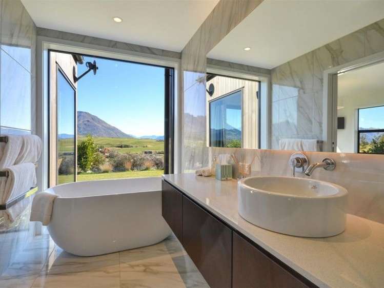 48 Falconer Rise Jacks Point_7