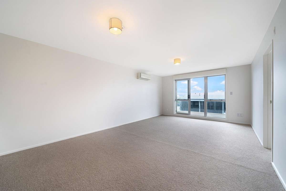 207 (3G)/121 Newton Road_1