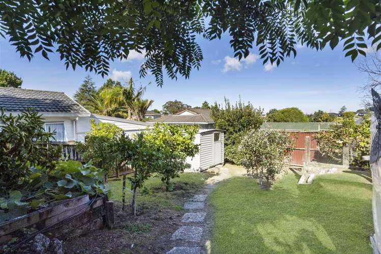 37 Roberts Road Te Atatu South_6