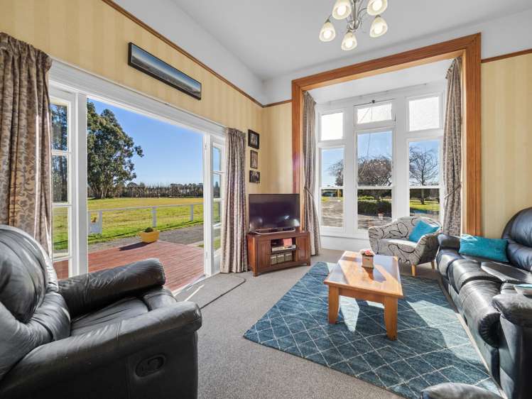 32 Laings Road_3