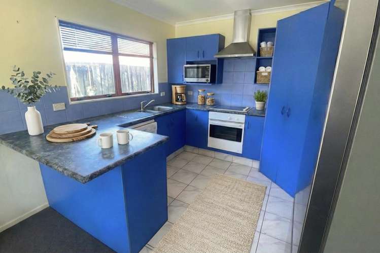 9b Lamia Grove Papamoa_7