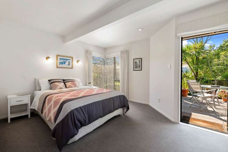 2/97 Beach Road Castor Bay_13