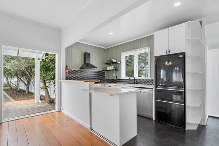 221 Henderson Valley Road Henderson_4