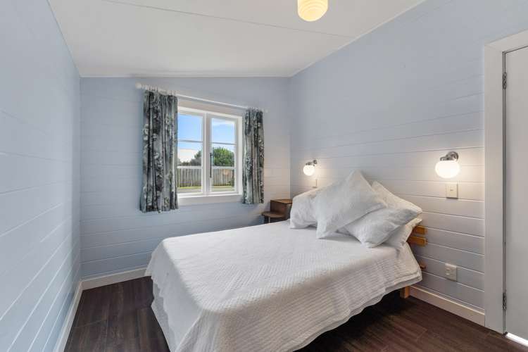 6 Kapiti Lane Otaki Beach_10