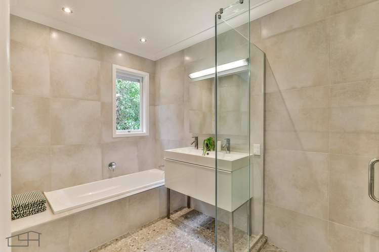 155 Scenic Drive Titirangi_23