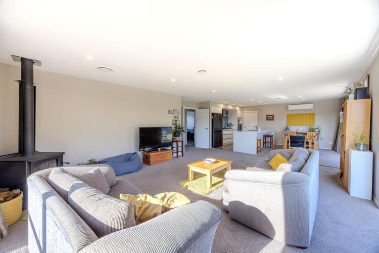 4 Kingfisher Crescent Albert Town_8