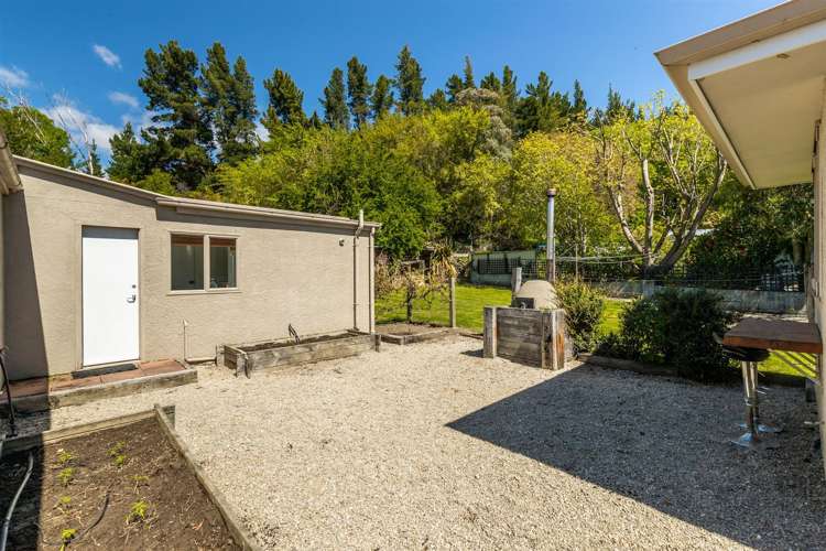 16 Reid Avenue Luggate_15