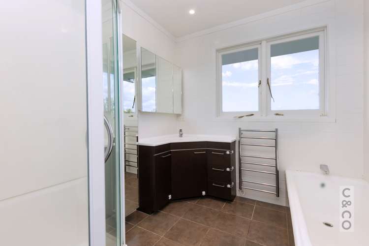 15a Springs Road Parakai_11