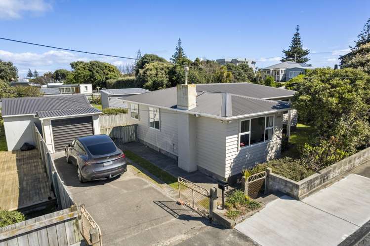 4 Kowhai Street Otaki Beach_1