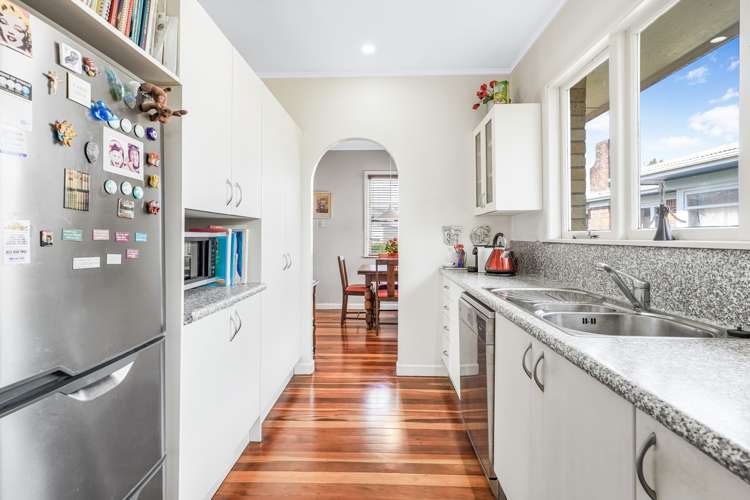 15 Kelvin Place Hamilton East_9