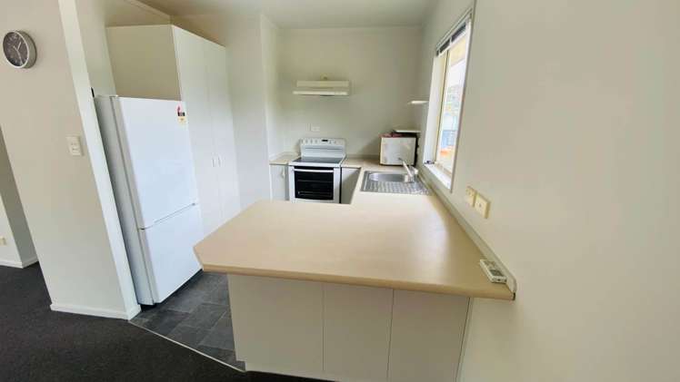 1/8 Knott Road Stanmore Bay_7