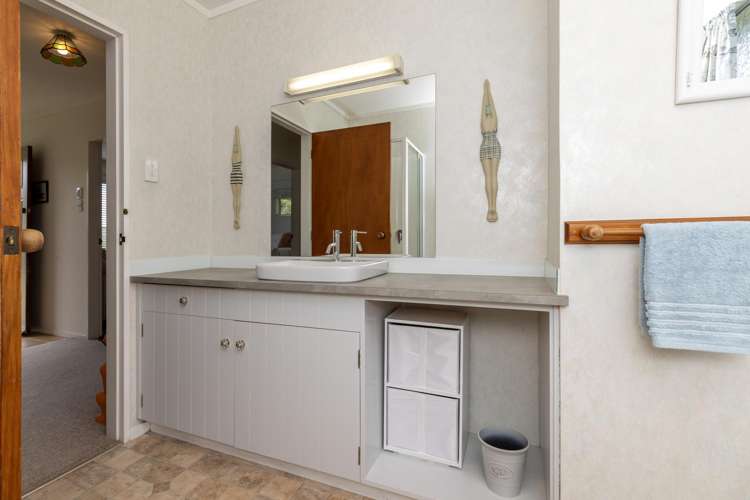 20 Menin Road Raumati South_16