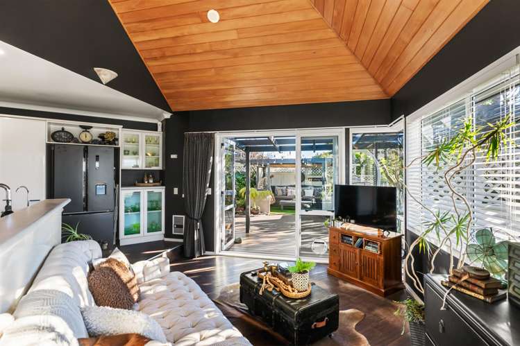 54 Rushgreen Avenue Pahurehure_3