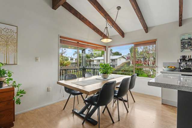 Character Filled Family Home: Chickens included...