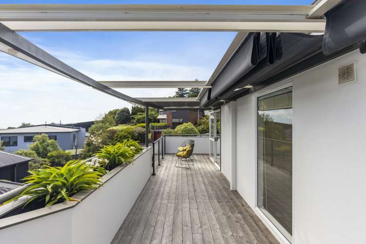 2/135 Soleares Avenue Mount Pleasant_14