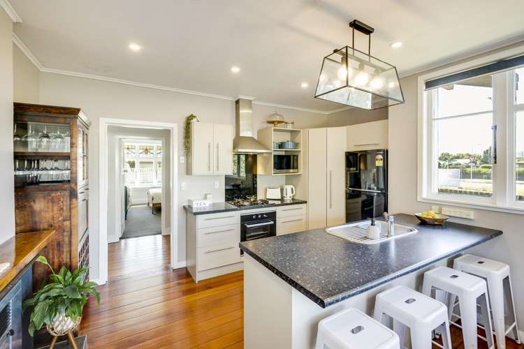 509 Saint Aubyn Street East Hastings_5