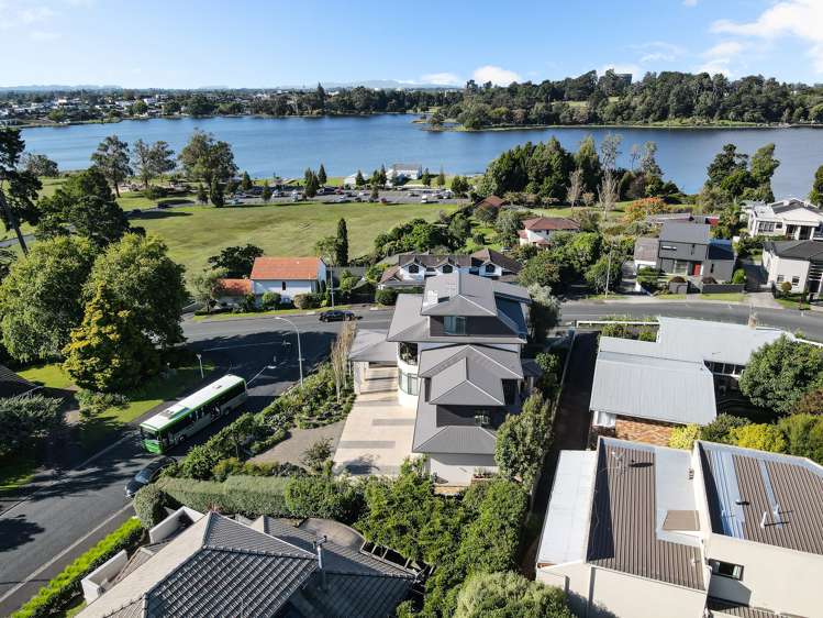 145 Lake Crescent Hamilton Lake_18