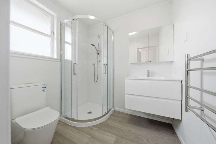 5 Manston Road Mangere_16